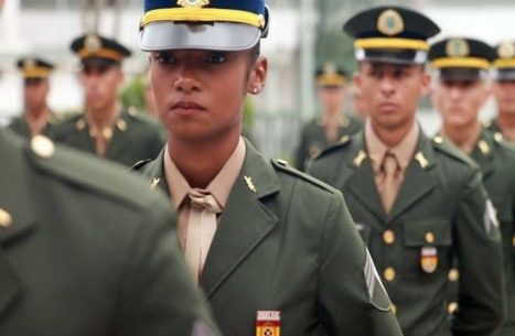 Paulo Câmara discute com comandante do Exército instalação da Escola de Sargentos em Pernambuco