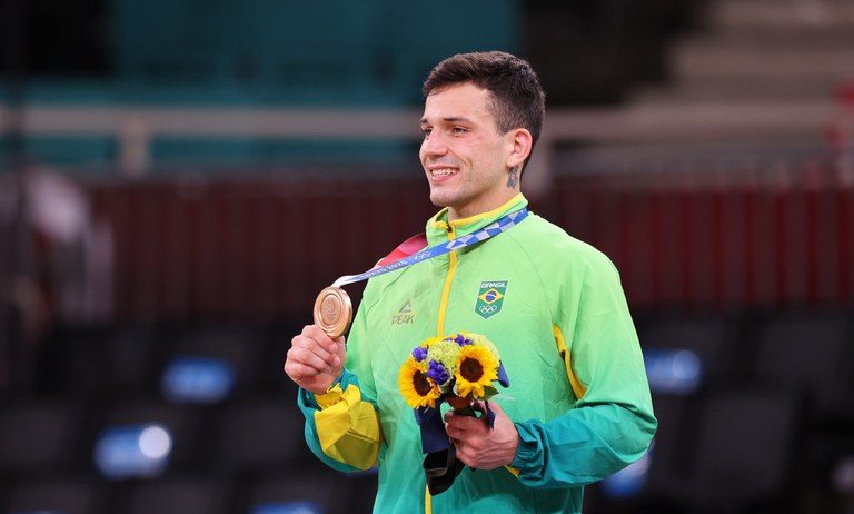 Daniel Cargnin conquista a medalha de bronze no judô