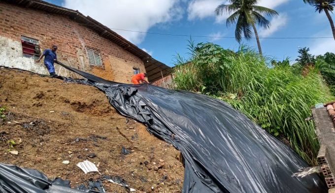 Olinda alerta para construções e reformas irregulares em morros