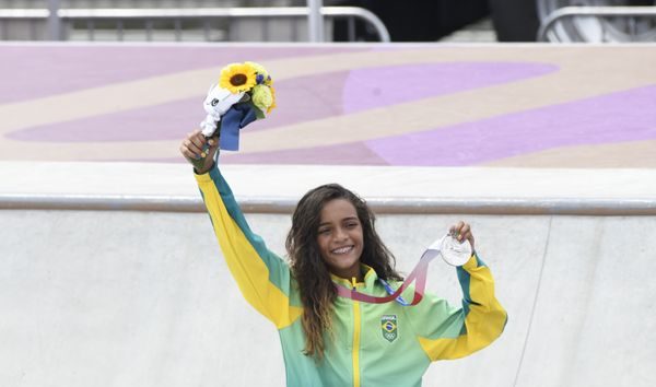 A ‘Fadinha do skate’, faz história em Tóquio e fica em 2º no skate street