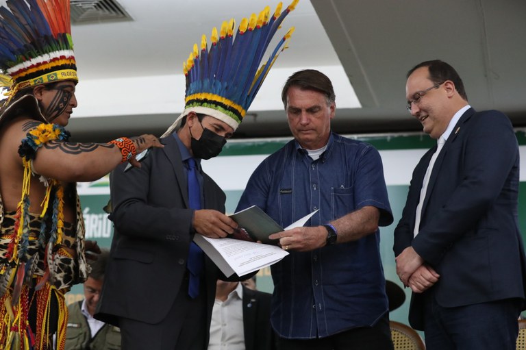 Comunidades indígenas no Mato Grosso recebem máquinas agrícolas