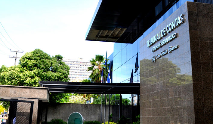 Secretaria de Saúde regulariza contratação após auditoria do TCE