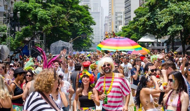 Blocos de rua de SP divulgam manifesto desistindo do Carnaval neste ano