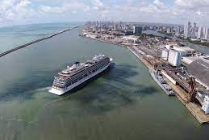 Porto do Recife poderá receber embarcações maiores após conclusão da obra de dragagem