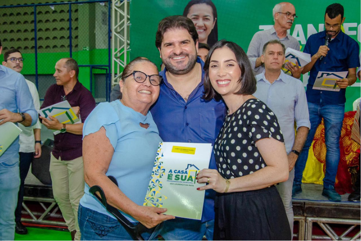 Labanca encerra 2022 entregando mais de mil títulos de propriedade a moradores de São Lourenço