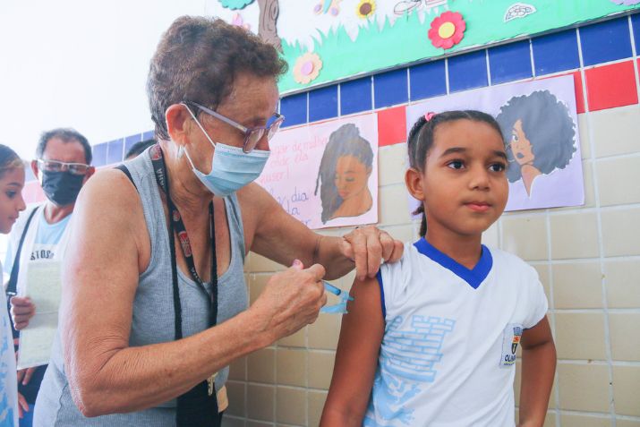 Olinda inicia Dia M de vacinação contra HPV em escola no bairro de Jardim Atlântico