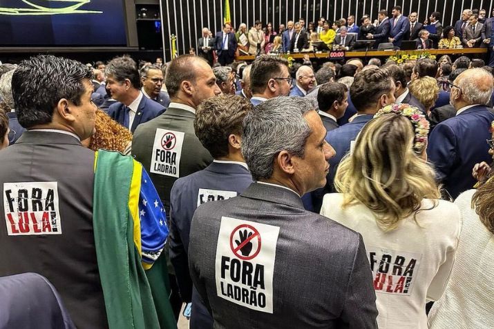 Dos 20 parlamentares mais influentes nas redes sociais, 18 são de oposição a Lula.