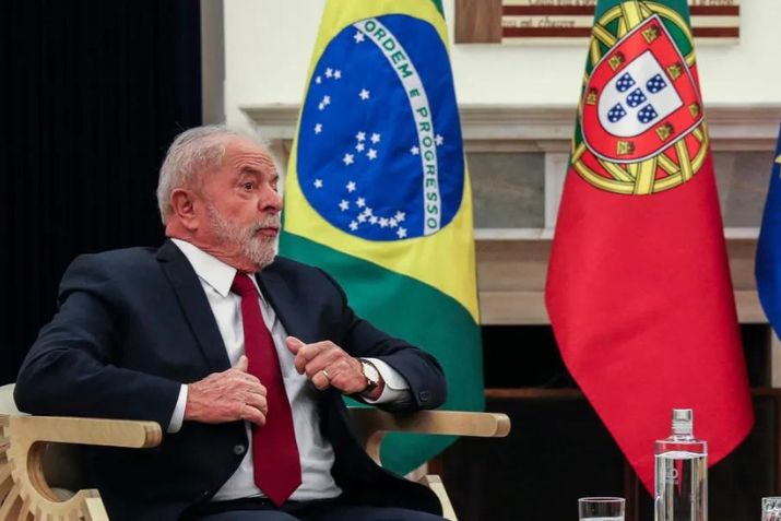 Em meio a escândalos no governo, Lula antecipa viagem a Portugal