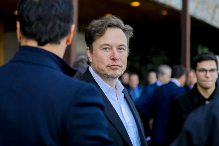 Elon Musk volta a criticar Alexandre de Moraes e é alvo de polêmica internacional